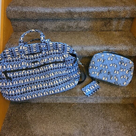 Vera Bradley Blue Penguin Lot of 3 Bags - Grand Traveler, Makeup/Toiletry and ID - Picture 1 of 14